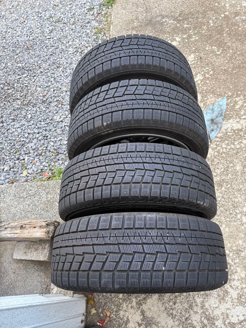 スタッドレス YOKOHAM ICE GUARD 215/45/17 バリ山