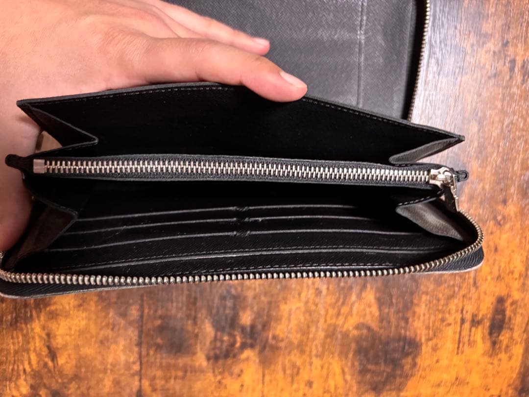 Louis Vuitton エピレザー 長財布 黒