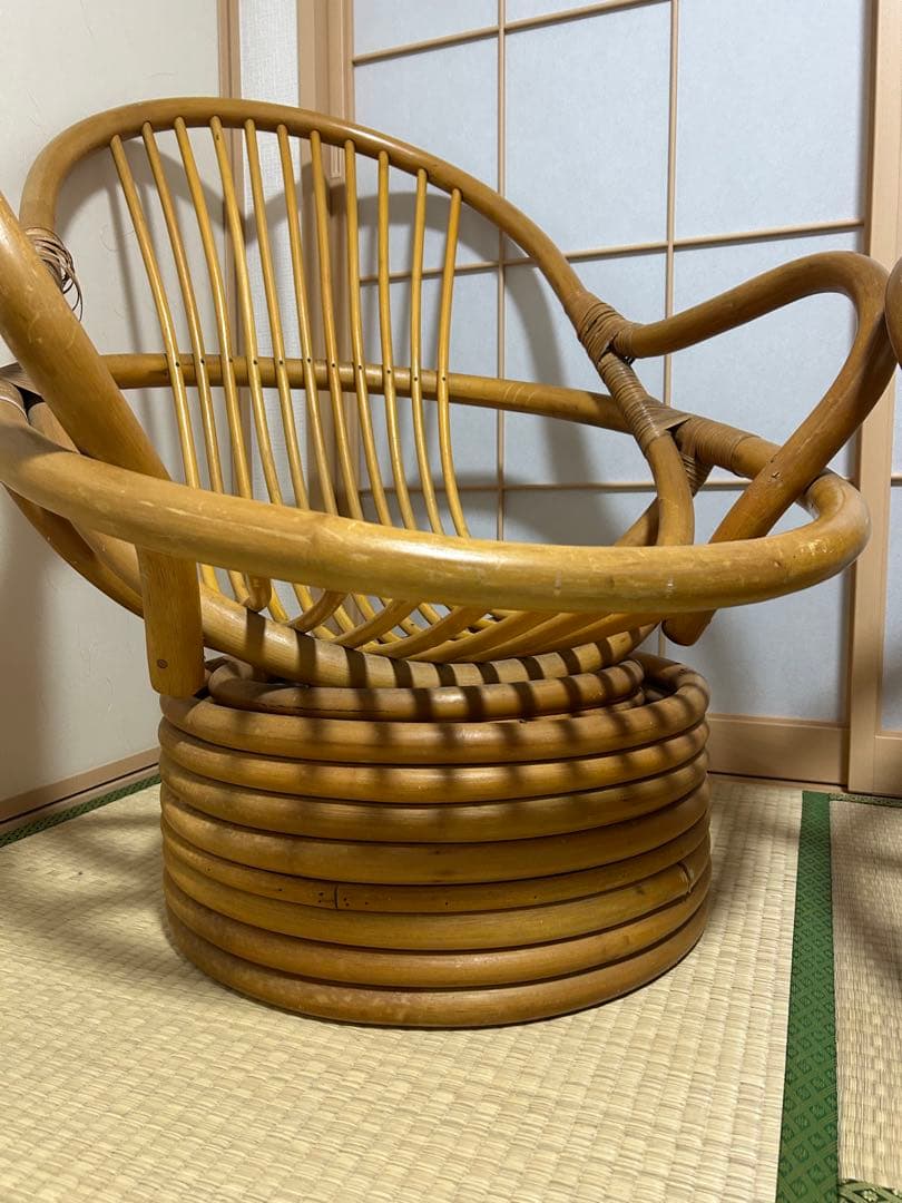 送料込❗️直接取引可能❗️ラタンチェア360度 回転式 籐家具 ひじ掛け 昭和レトロ