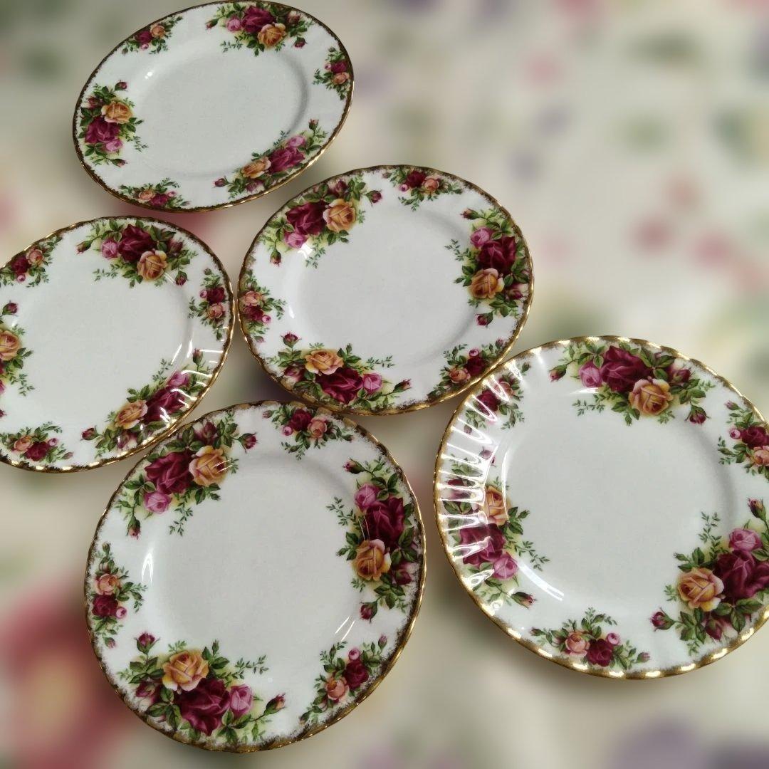 ロイヤル　アルバート　ケーキ皿４枚と皿１枚　メルカリコンパクト便匿名発送