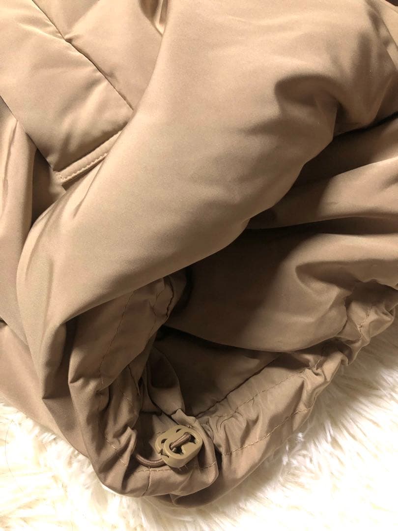 Mila Owenフード付きパテッドフレンチダウンベスト ベージュ