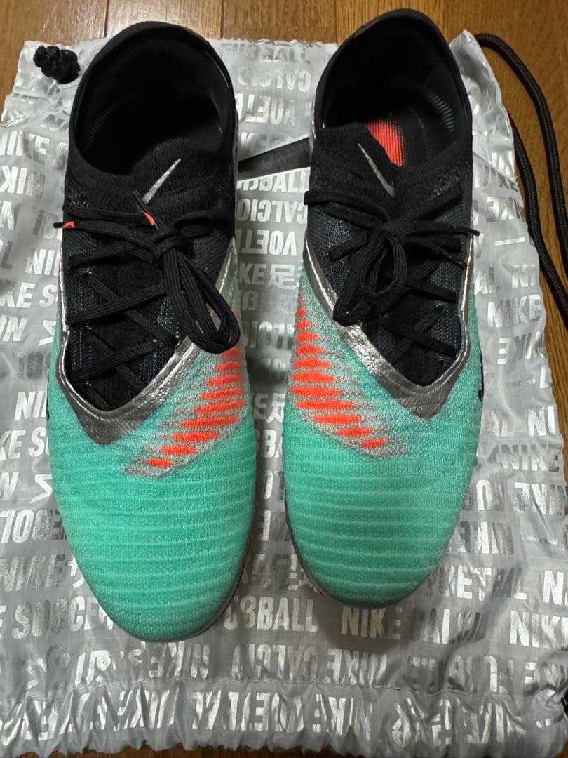 NIKE ファントム6 LOW LE FG