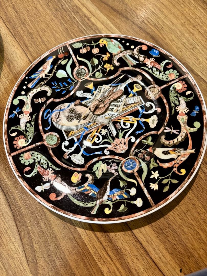 ビレロイアンドボッホ 装飾柄 絵皿 バイオリン等の楽器類 植物柄 ブラック 黒