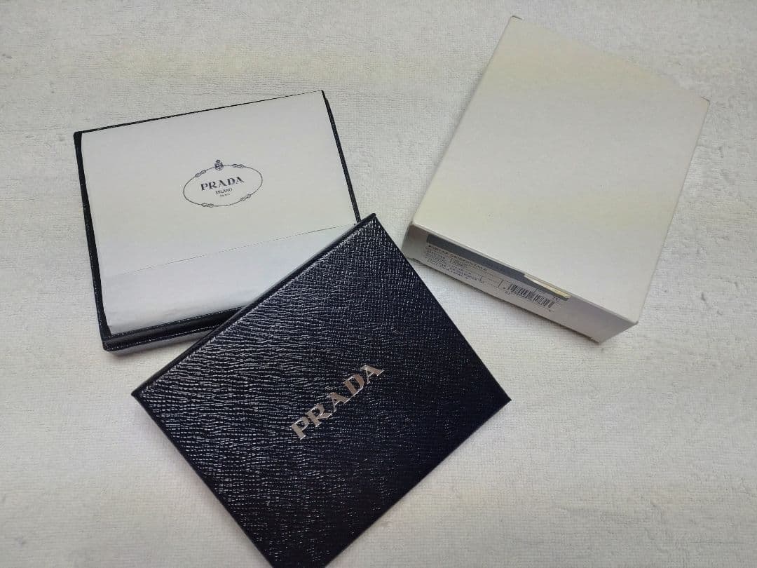 新品　PRADA　メンズ 二つ折り財布 2MO738　SAFFIANO　ブラック