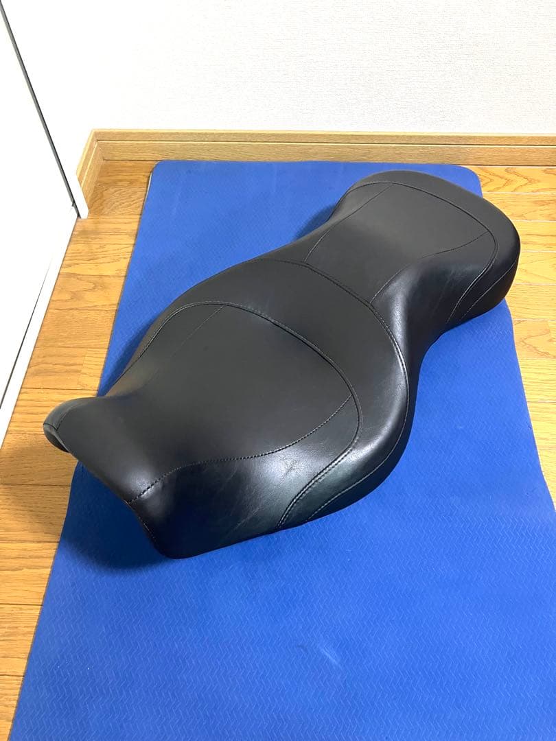 ハーレー　ダイナ　純正　シート　2アップシート　タンデムベルト付き