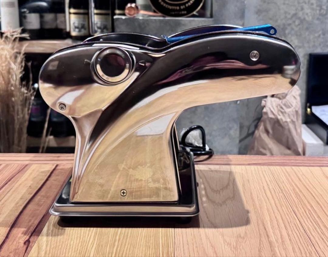 【新品未使用】電動パスタマシン 6段階厚み調整 4カッター 100V【送料無料】