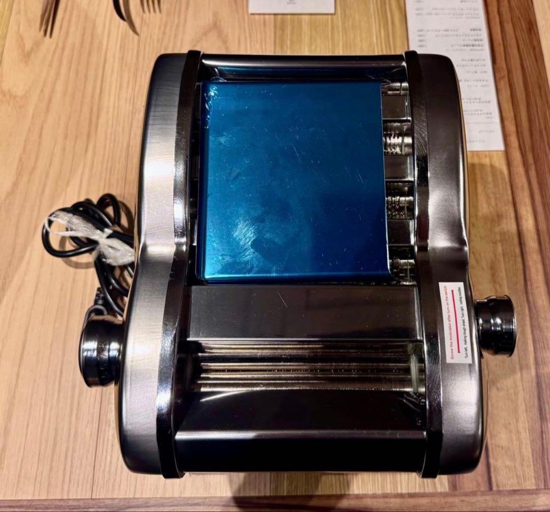 【新品未使用】電動パスタマシン 6段階厚み調整 4カッター 100V【送料無料】