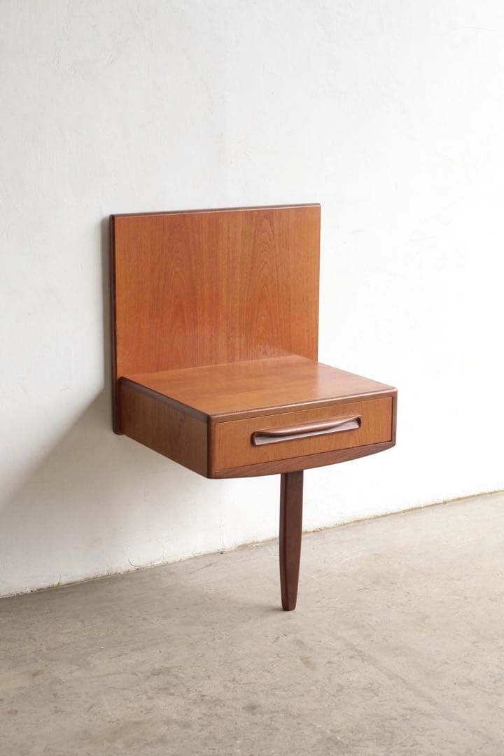 s*h様 G-PLAN ナイトテーブル　サイドボード