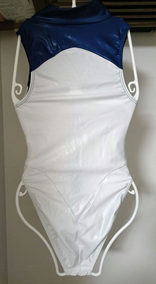 PHARFAITE　スプリットバスト　ハイネック競泳風ワンピース水着