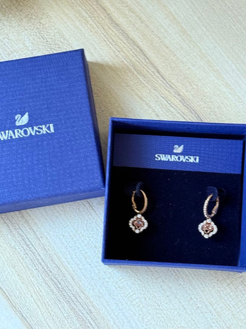 Swarovski Una ドロップピアス