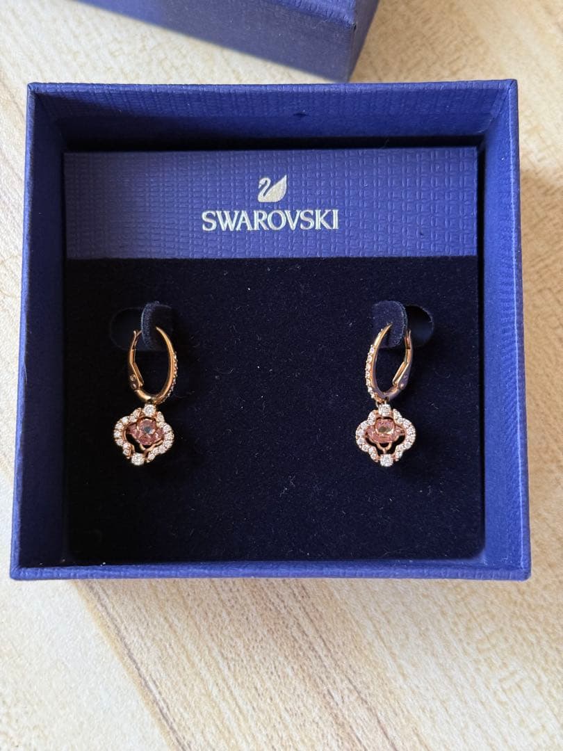 Swarovski Una ドロップピアス