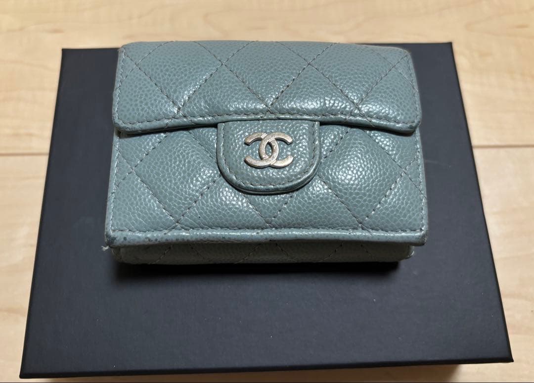 CHANEL スモールフラップウォレット　 ブルーグレー　マトラッセ三つ折り財布