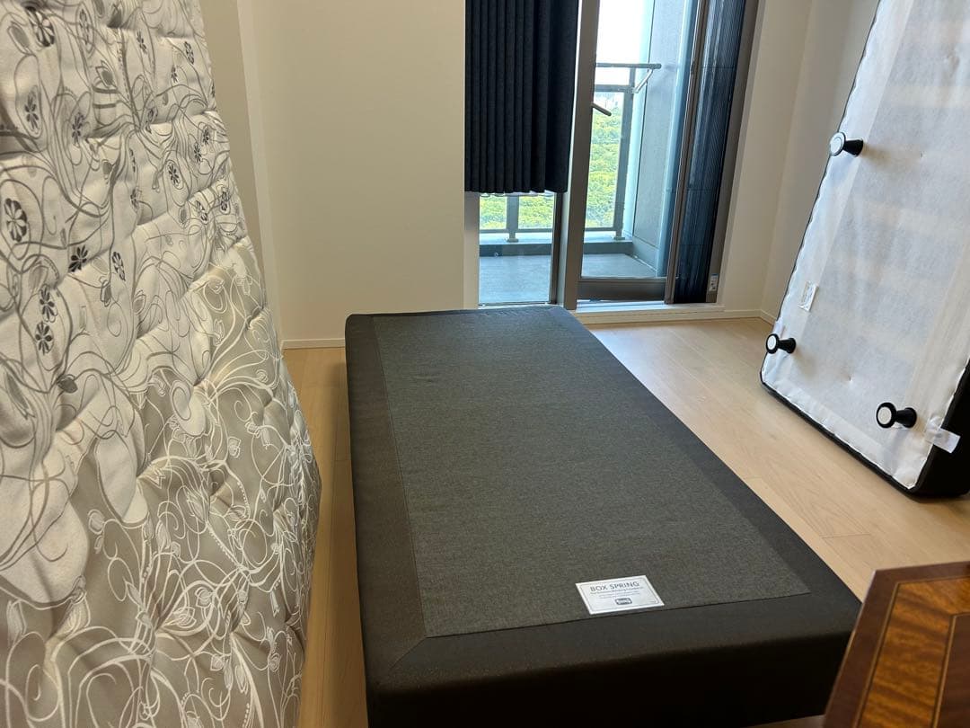 【Jason 様限定】ほぼ新品シモンズ　キングサイズマットレスフレーム