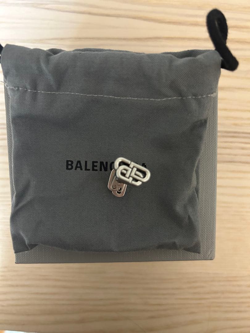 BALENCIAGA BB シルバートーン メタルスタッドピアス