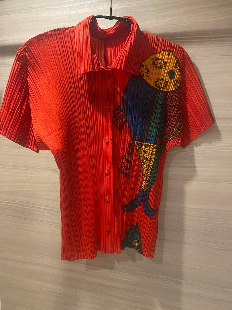 PLEATS PLEASE イッセイミヤケ　魚柄　ブラウス