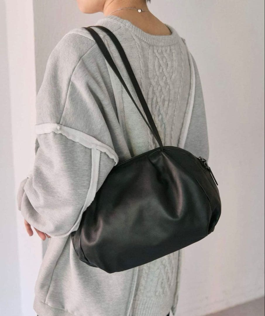 イア パピヨネ　コロンボストンバッグ ブラック