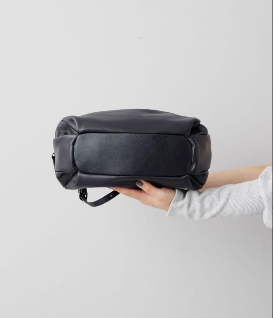 イア パピヨネ　コロンボストンバッグ ブラック