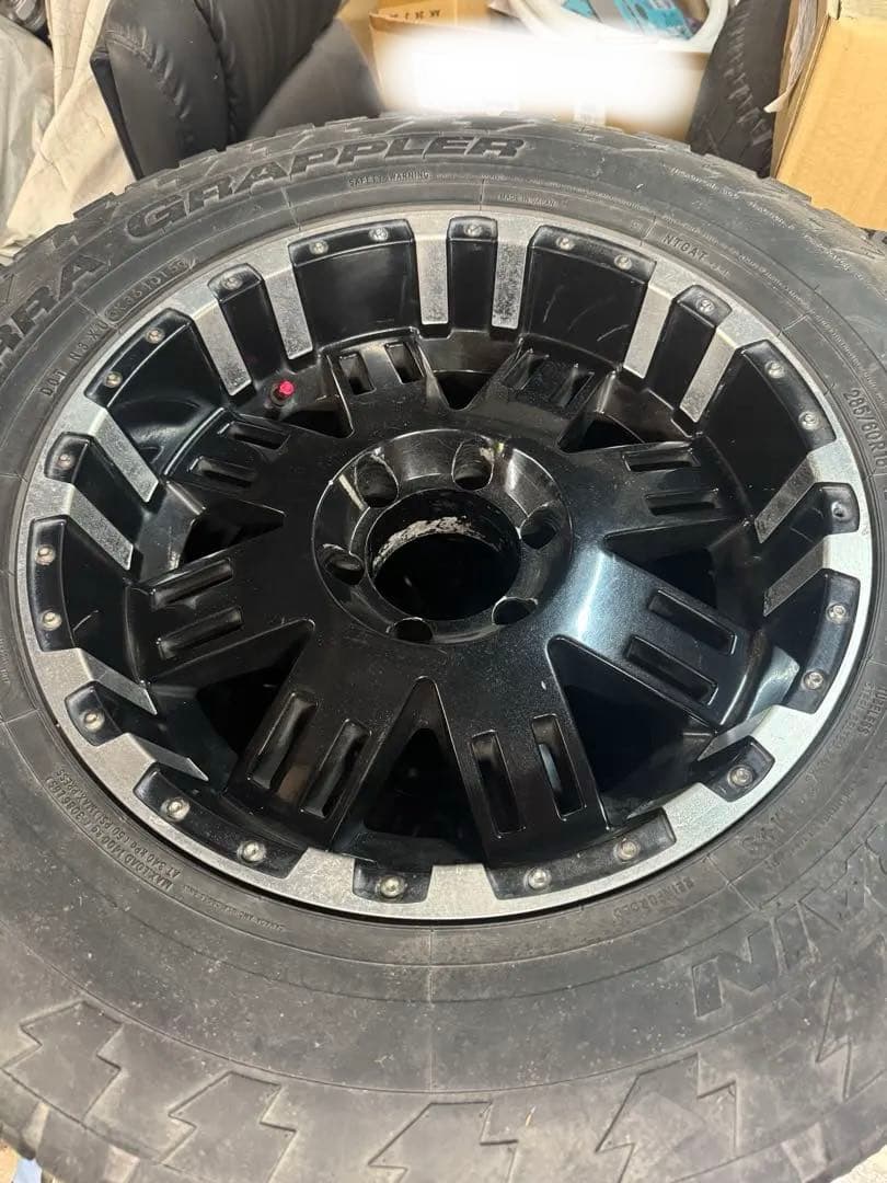 値下げ　キャデラック　エスカレード　タイヤホイールセットマッドタイヤリフトアップ