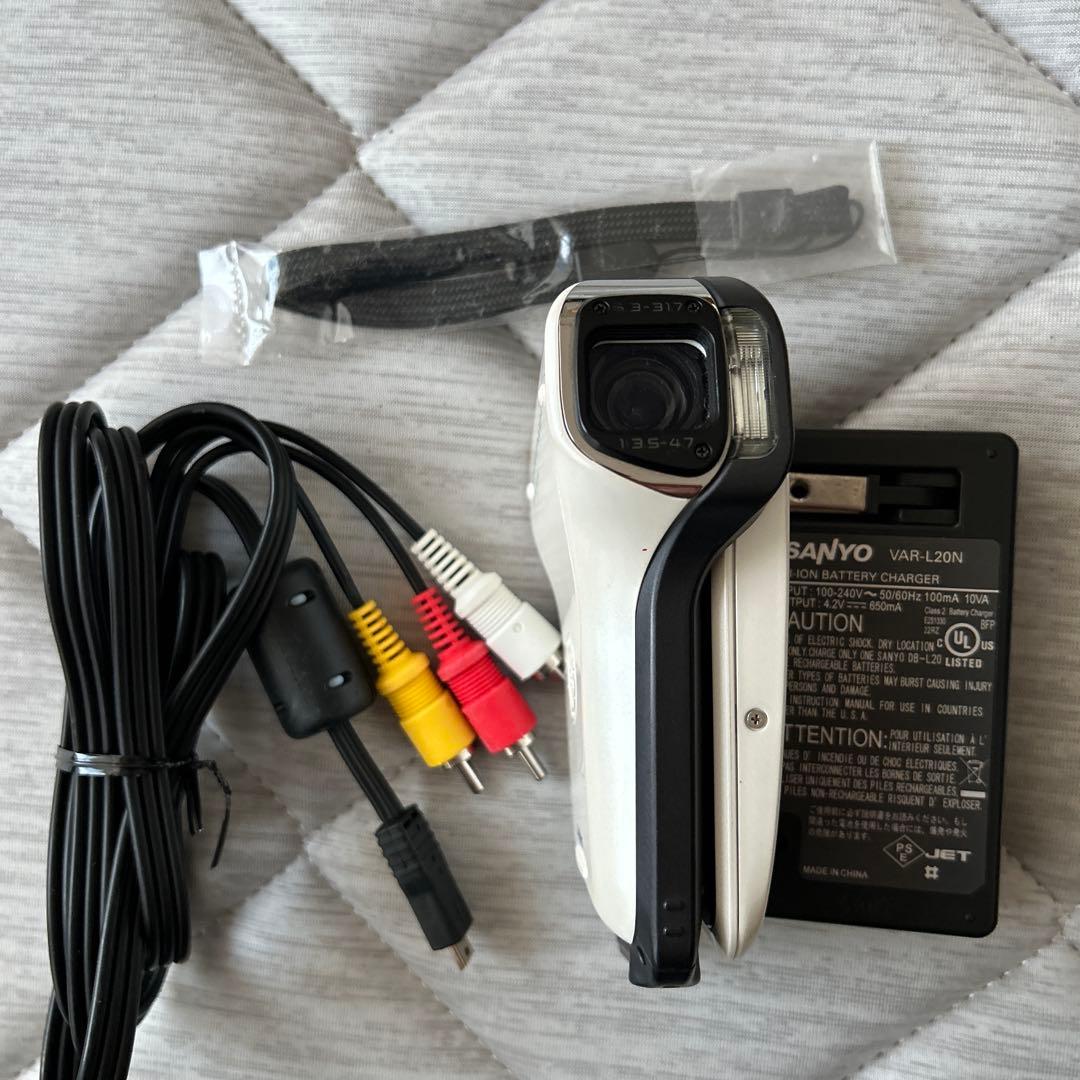 SANYO Xacti CA65 デジタルムービーカメラ　DMX-CA65（W）