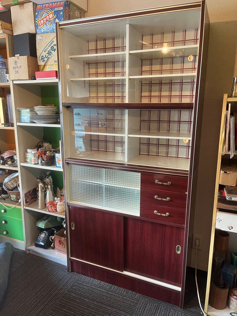 食器棚 昭和レトロ 当時物 レトロポップ 飾り棚 インテリア チェッカーガラス