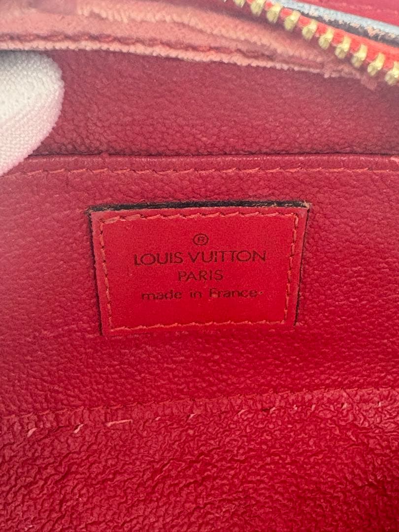 LOUIS VUITTONルイヴィトンエピ ドーフィーヌPM ポーチ ケース付き