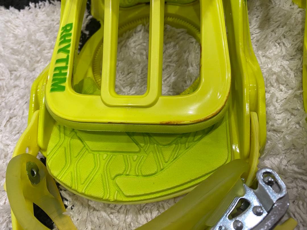 SALOMON イエロービンディング