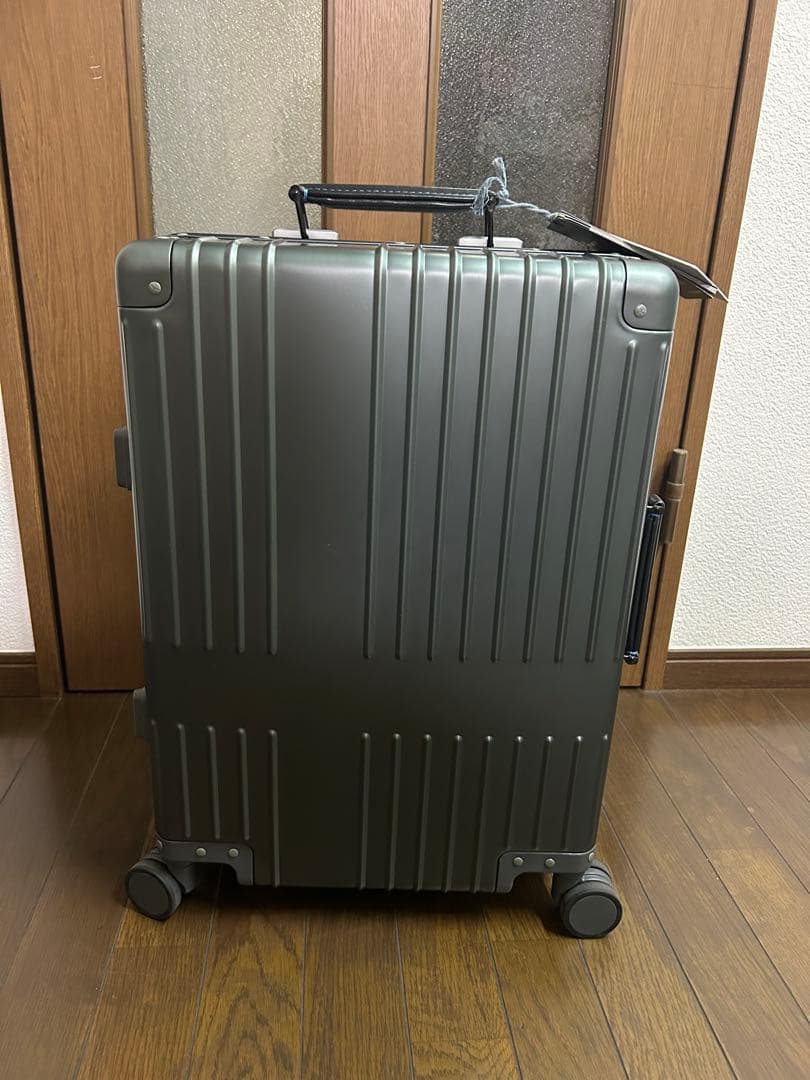 新品! INV1811イノベーター アルミ　スーツケース36L 機内持込可