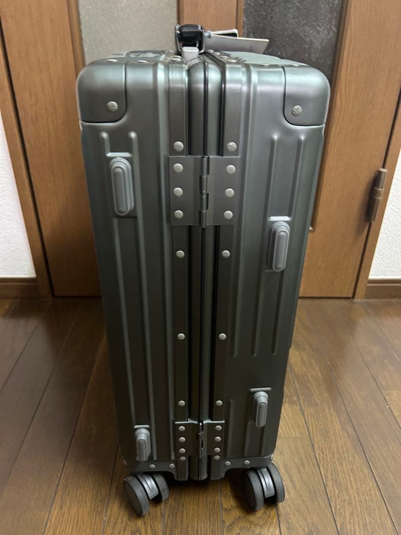 新品! INV1811イノベーター アルミ　スーツケース36L 機内持込可