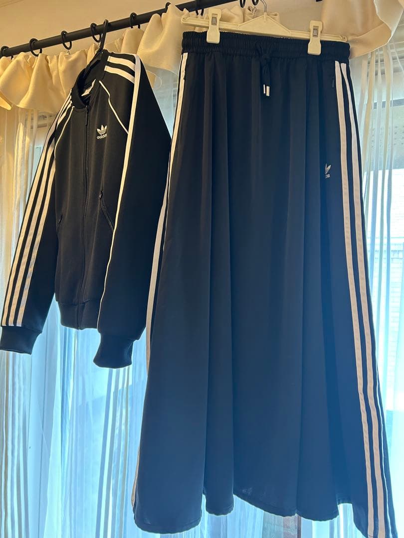 adidas スカート　トレーナー　セット