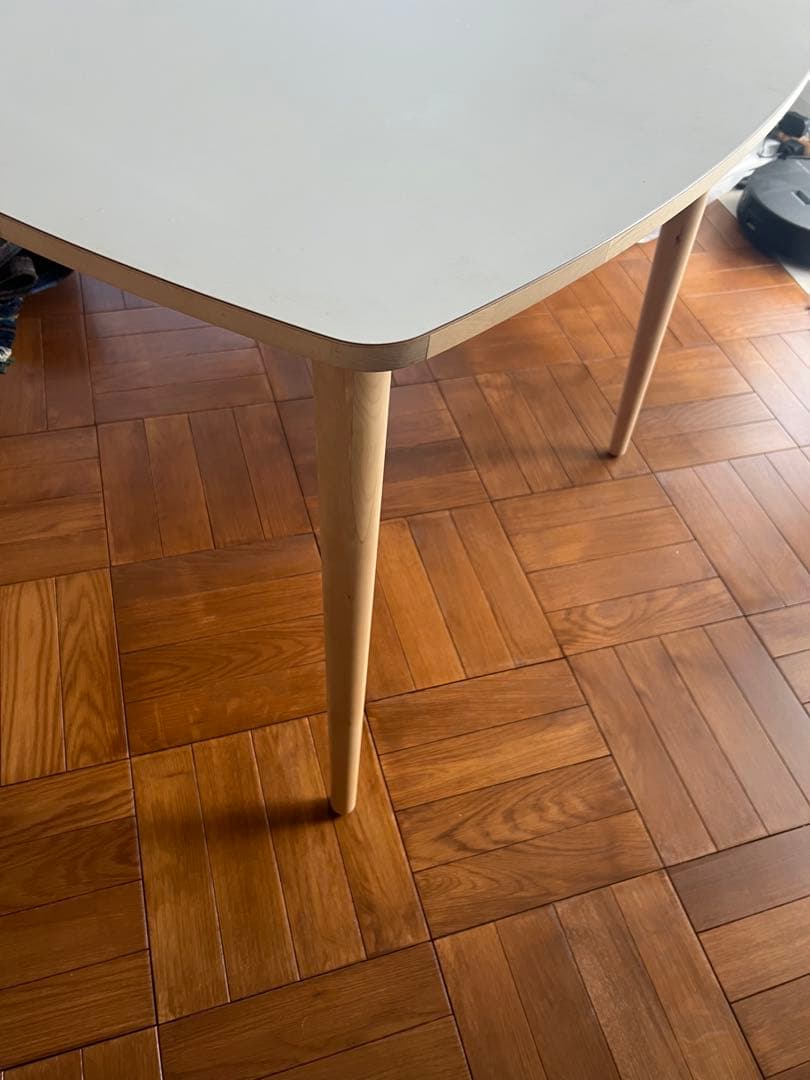ikea オムテンクサム　テーブル