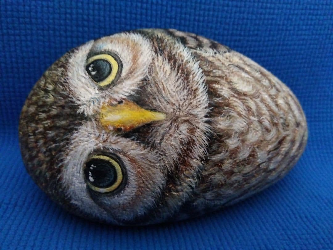 ストーンアート作品：　幸せを呼ぶフクロウ