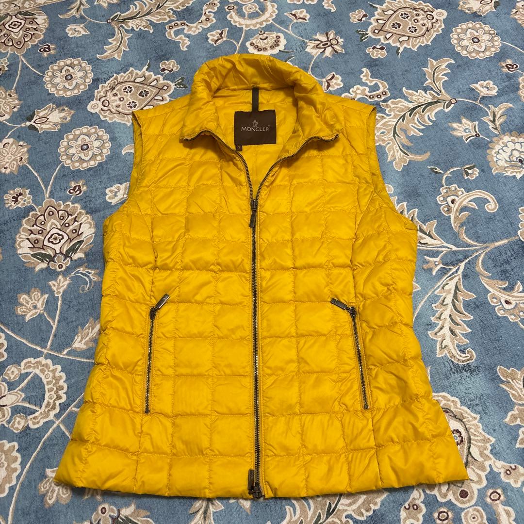 MONCLER イエロー 薄手ダウンベスト M