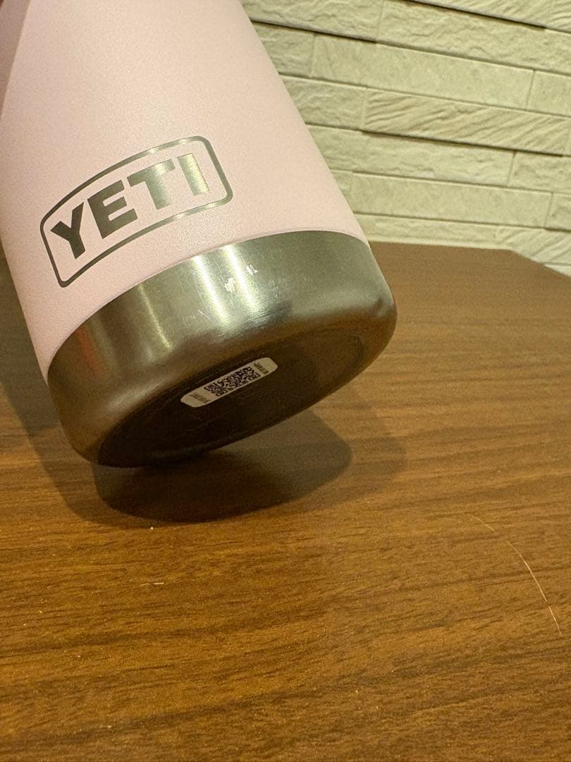 人気YETI ステンレススチール 水筒 ピンク