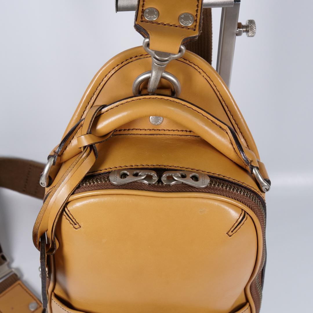 美品✨ エルゴポック HERGOPOCH ボディバッグ レザー キャメル