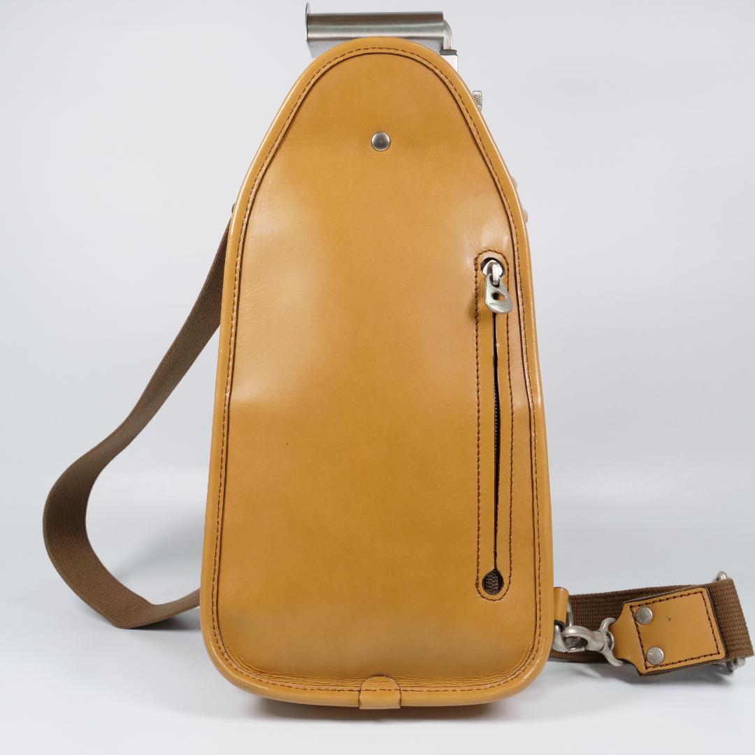 美品✨ エルゴポック HERGOPOCH ボディバッグ レザー キャメル