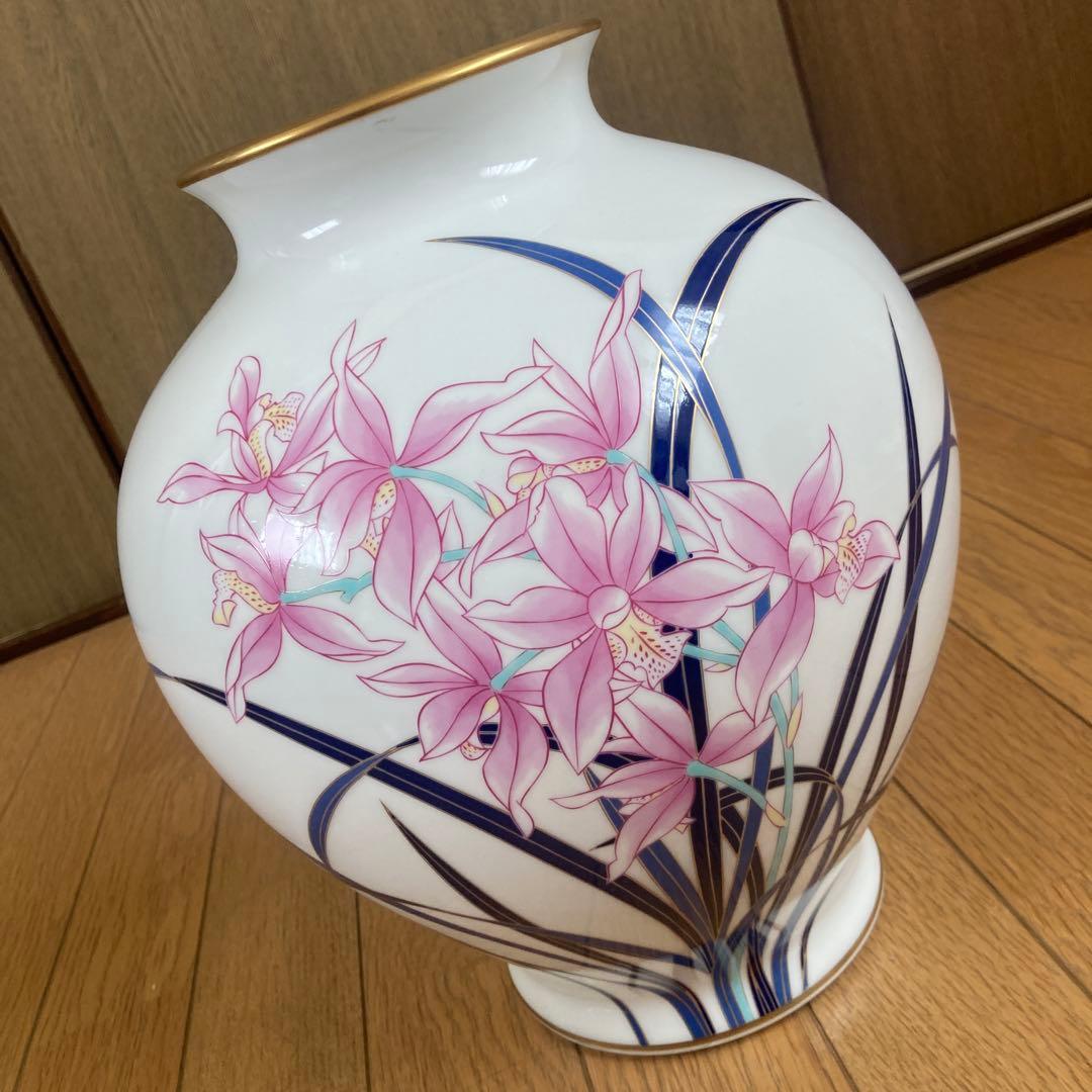 陶器製 蘭の花デザイン花瓶　香蘭社