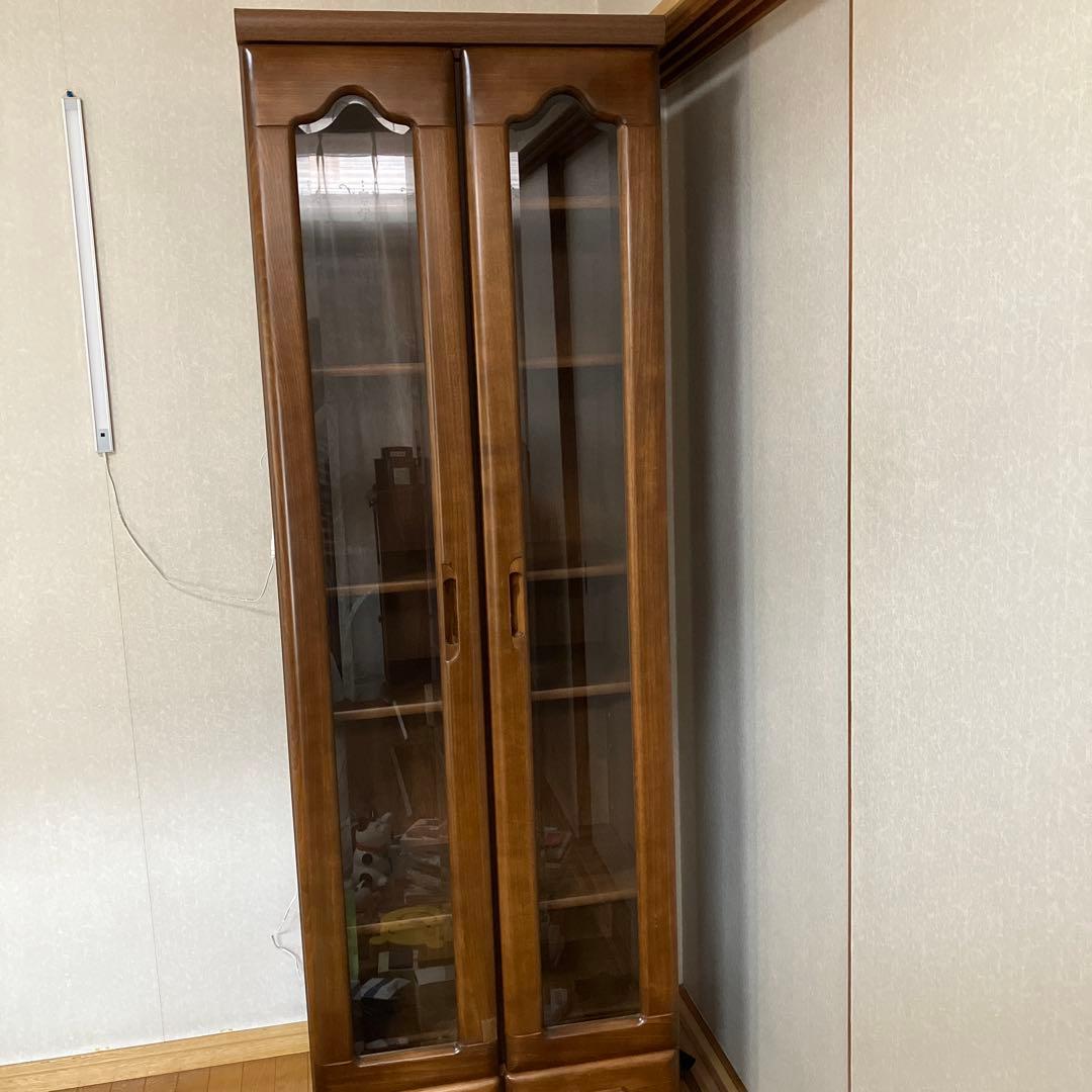 木製ブラウンガラスキャビネット