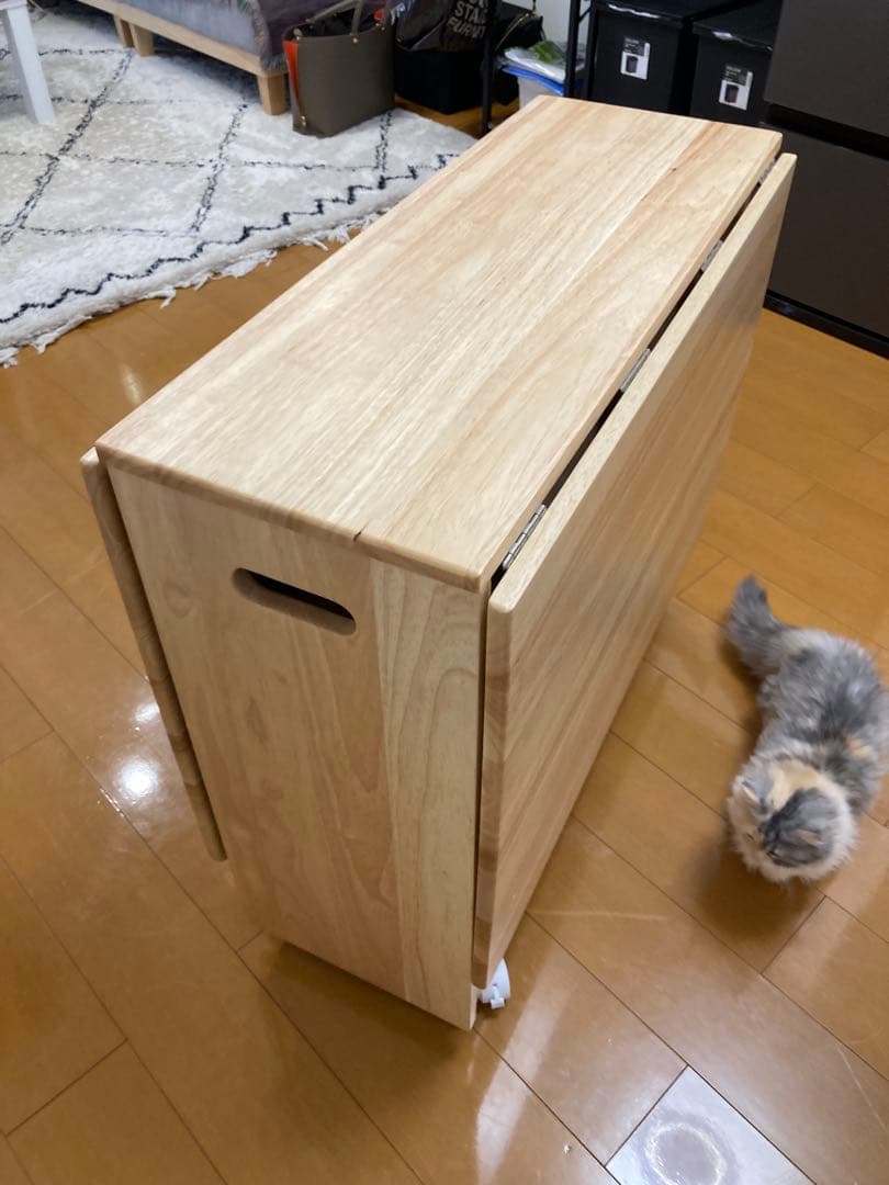 中菱形骨 。ダイニングテーブルセット 4人掛けキャスター付き 木製