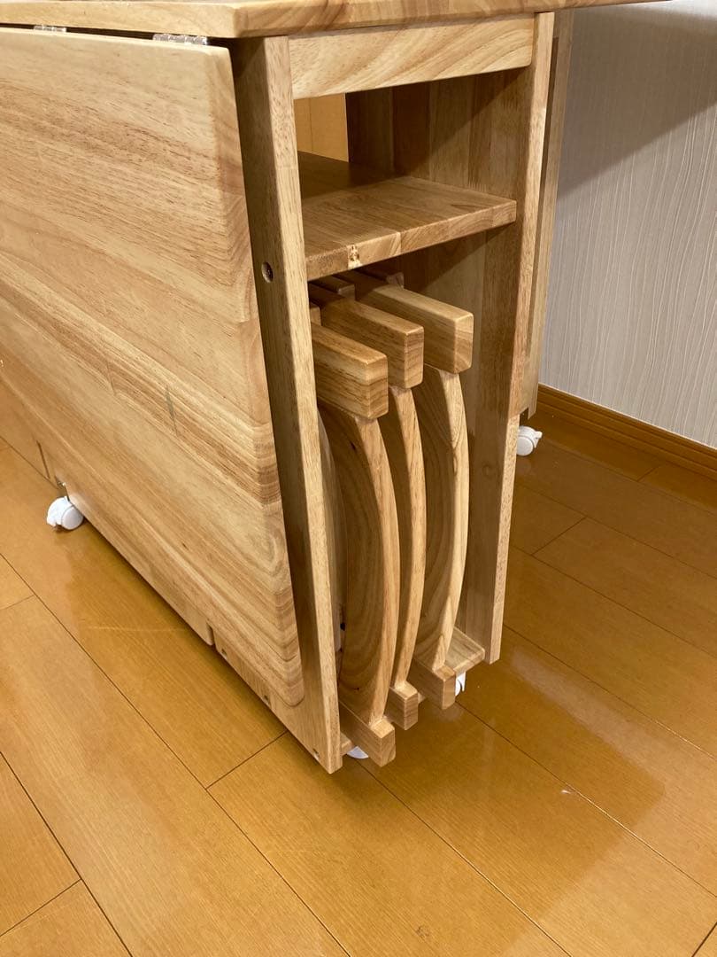 中菱形骨 。ダイニングテーブルセット 4人掛けキャスター付き 木製