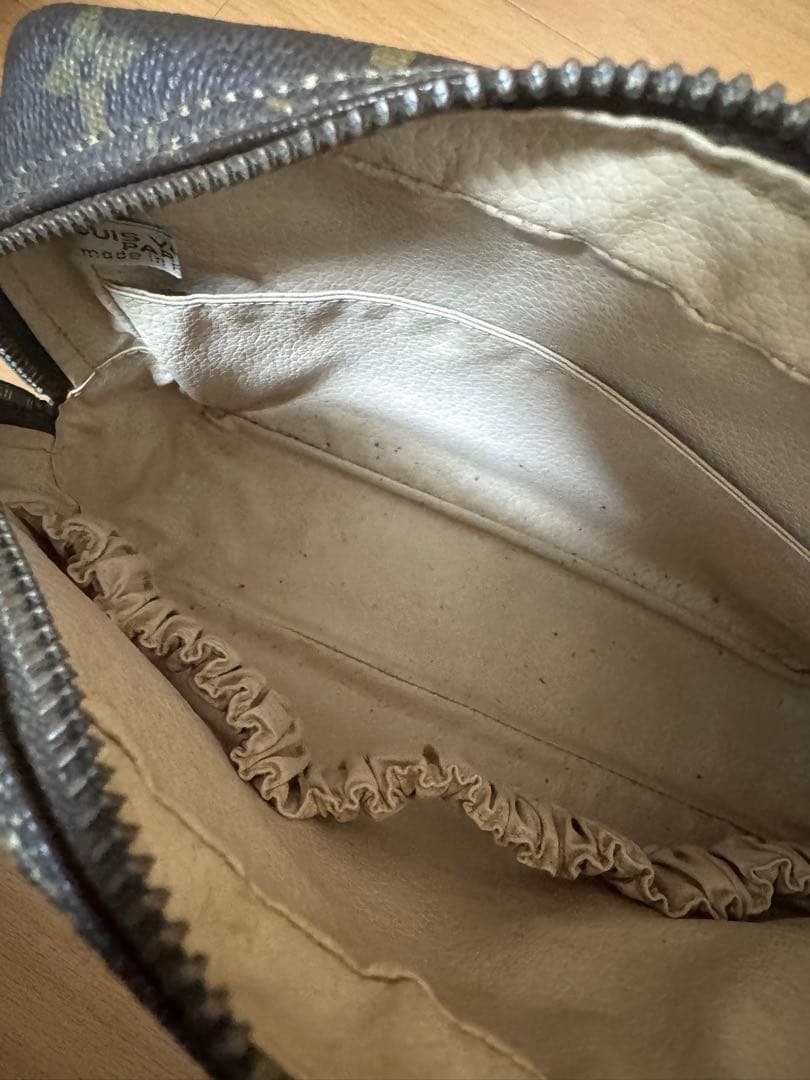 LOUIS VUITTON ヴィトン　ポーチ　トゥルーストワレット23