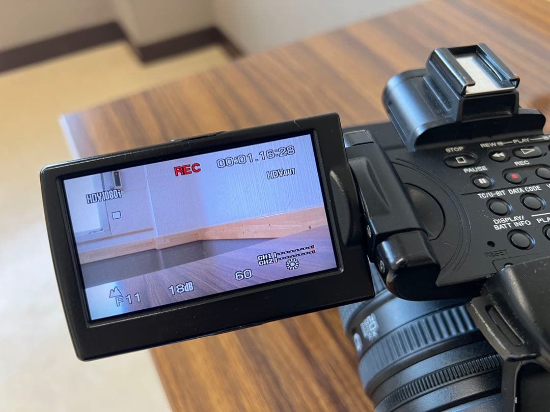 SONY HVR-Z5＋MRC1K、マイク・バッテリー3本・DVCAMテープ付き