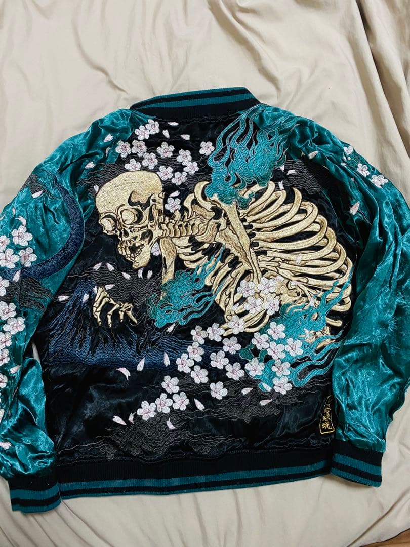 絡繰魂 スカジャン 日本限定 骸骨と桜刺繍 ２面用　レーヨン　　unisex