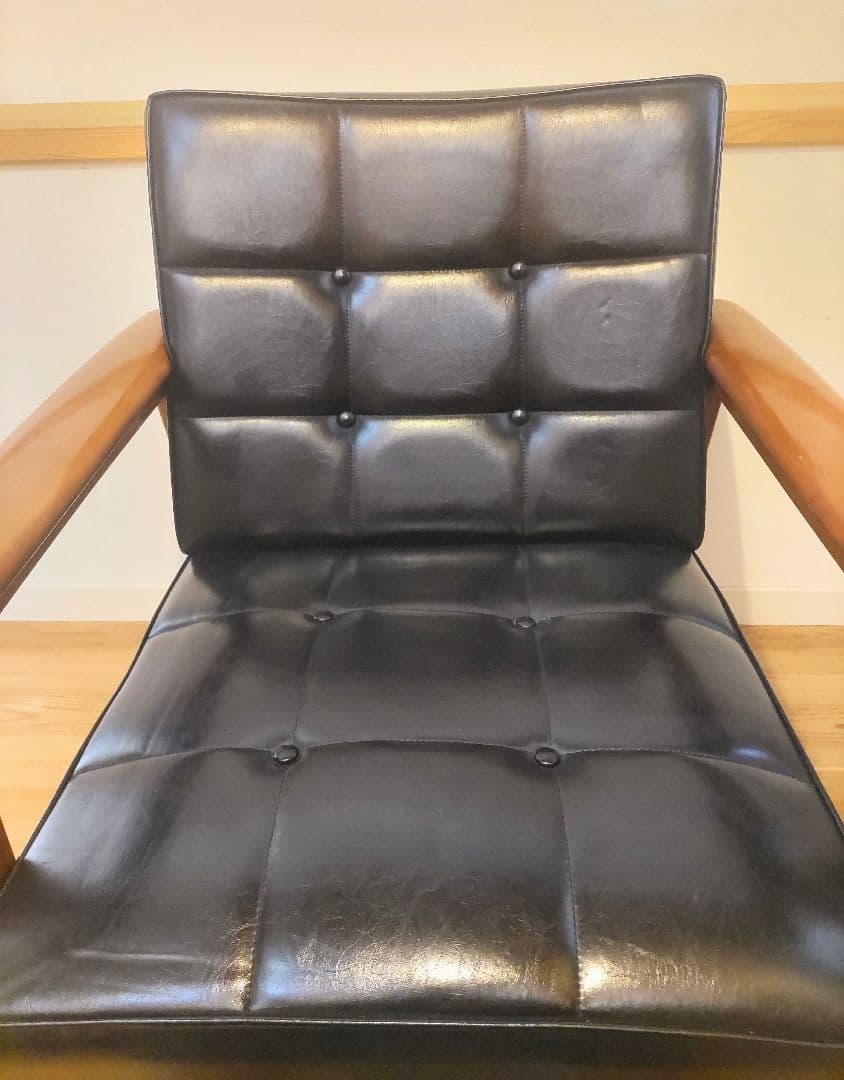 カリモクチェア