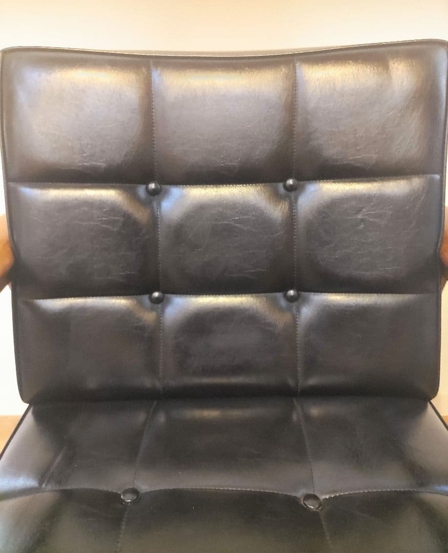 カリモクチェア