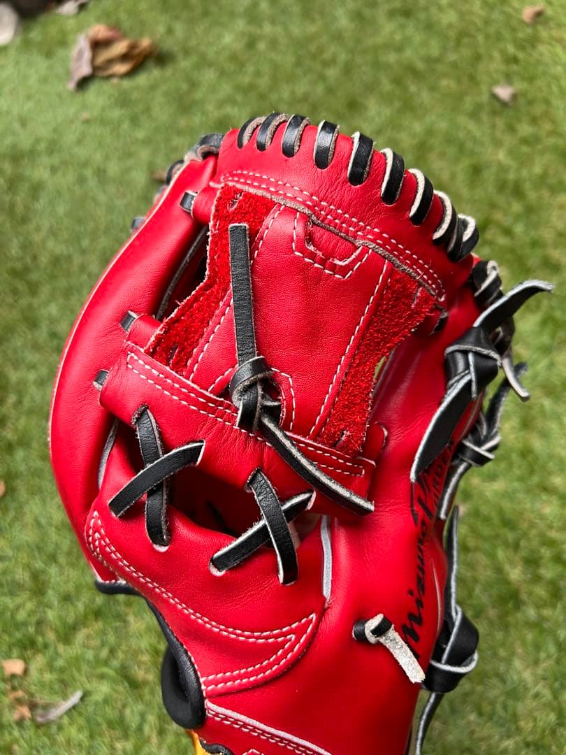Mizuno Pro 軟式グローブ 赤