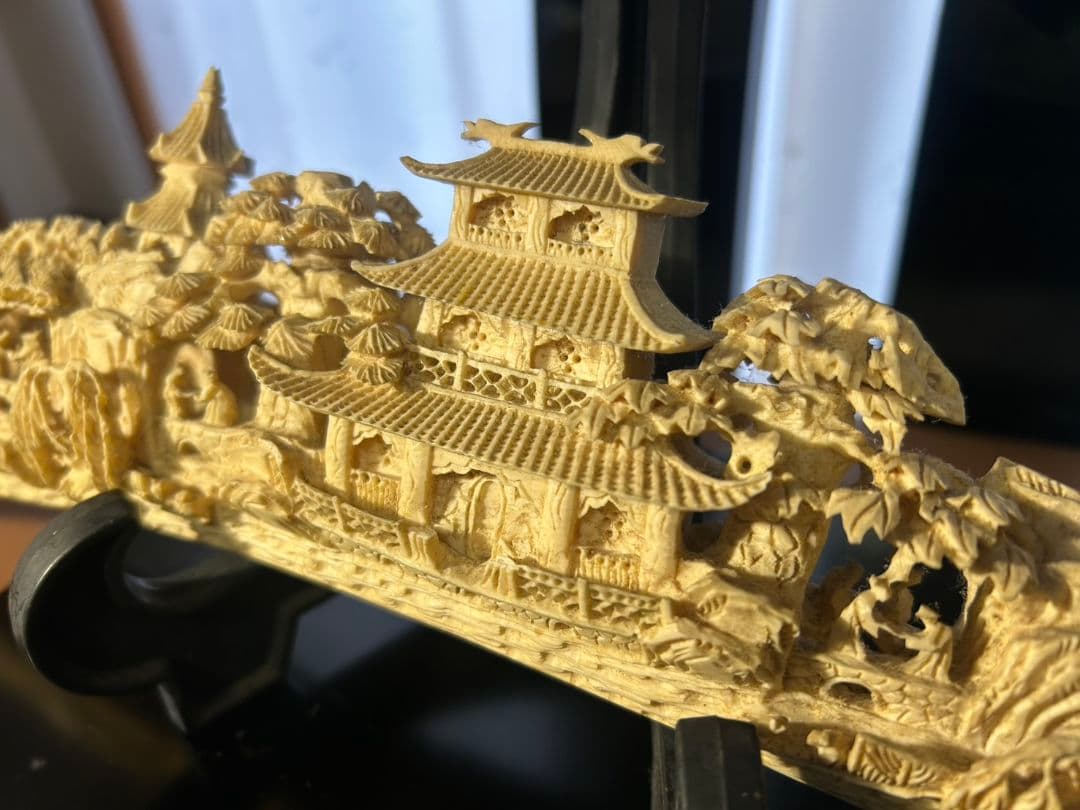 中国風景彫刻置物 約30cm