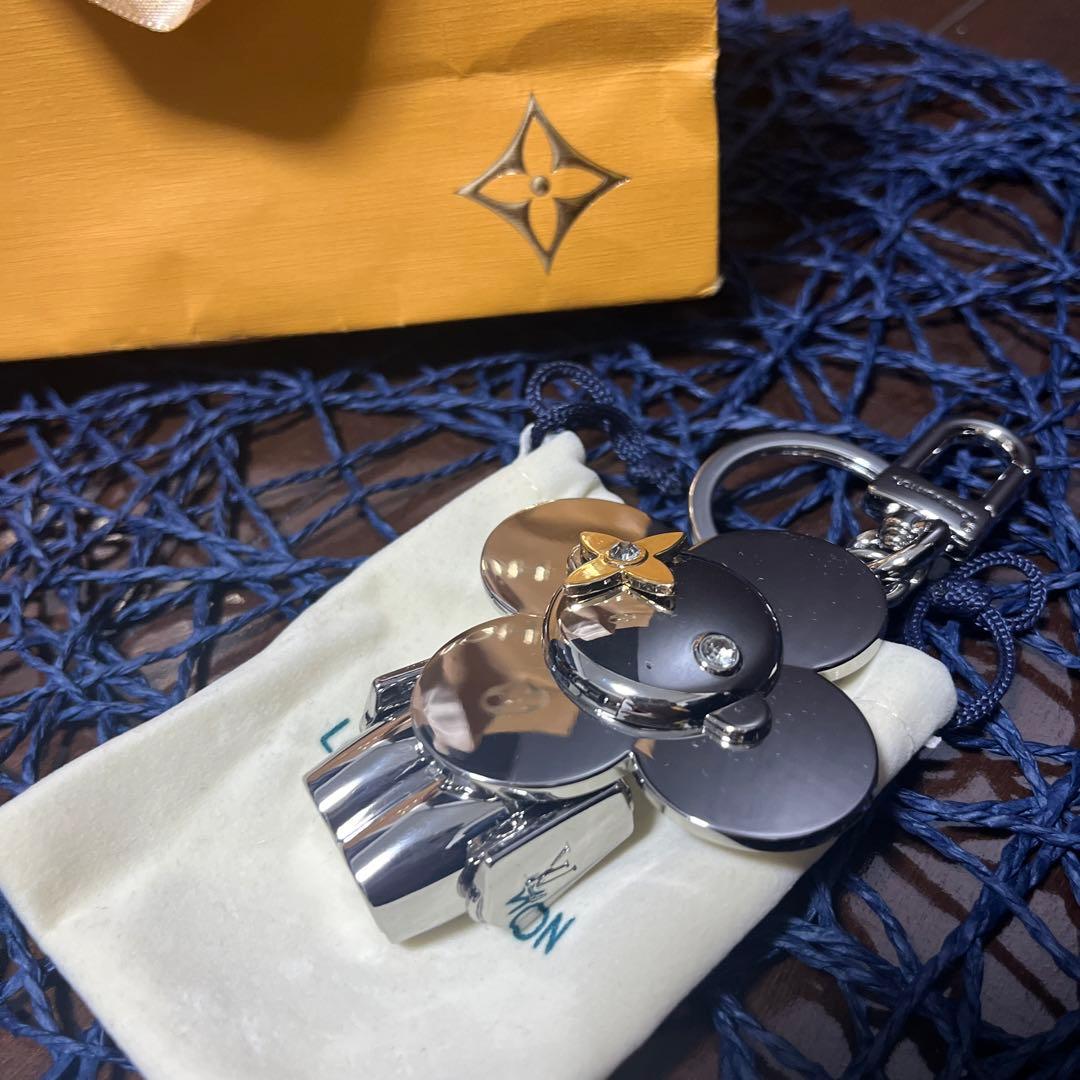 VUITTON ヴィヴィエンヌ バックチャーム