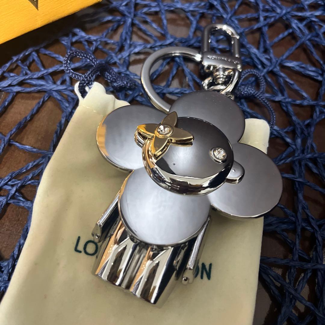 VUITTON ヴィヴィエンヌ バックチャーム