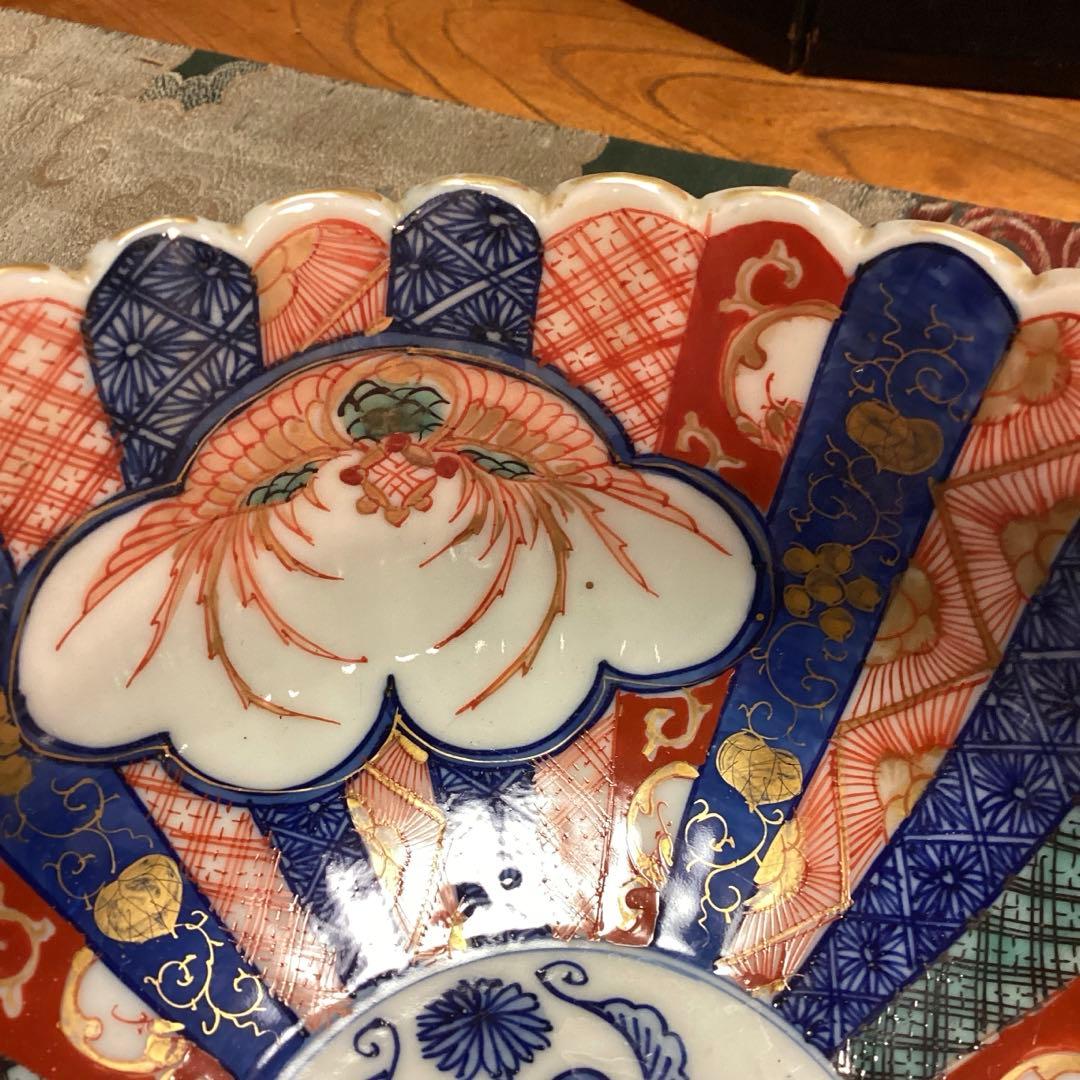 A1034 大聖寺伊万里　鉢　金襴手　菊花型　打ち抜き手　2客