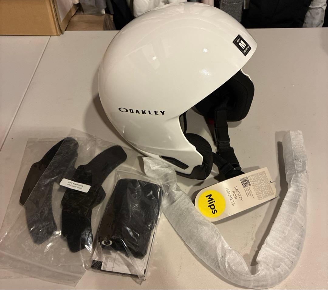 オークリー　スノーボード　ヘルメット　ARC5 ホワイト